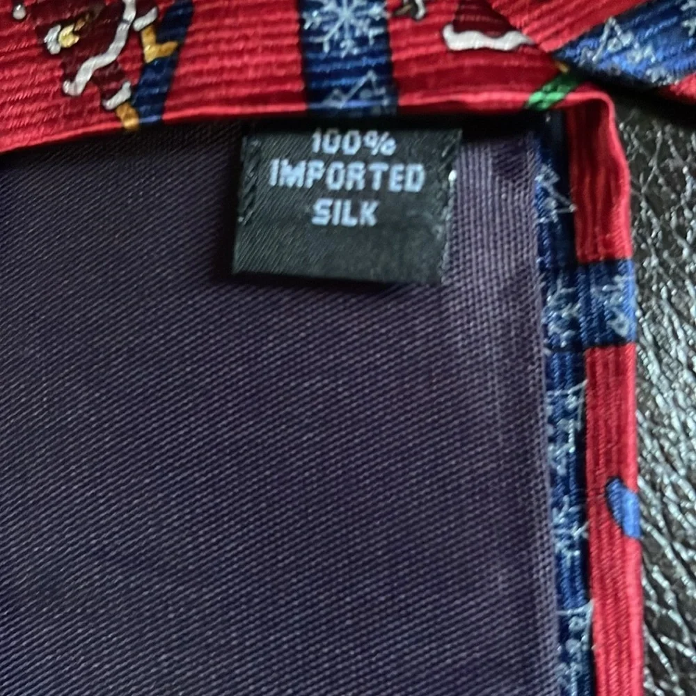 Men’s Christmas Tie. Santa snow sports. City Streets brand. Red. 100% silk - Picture 4 of 4